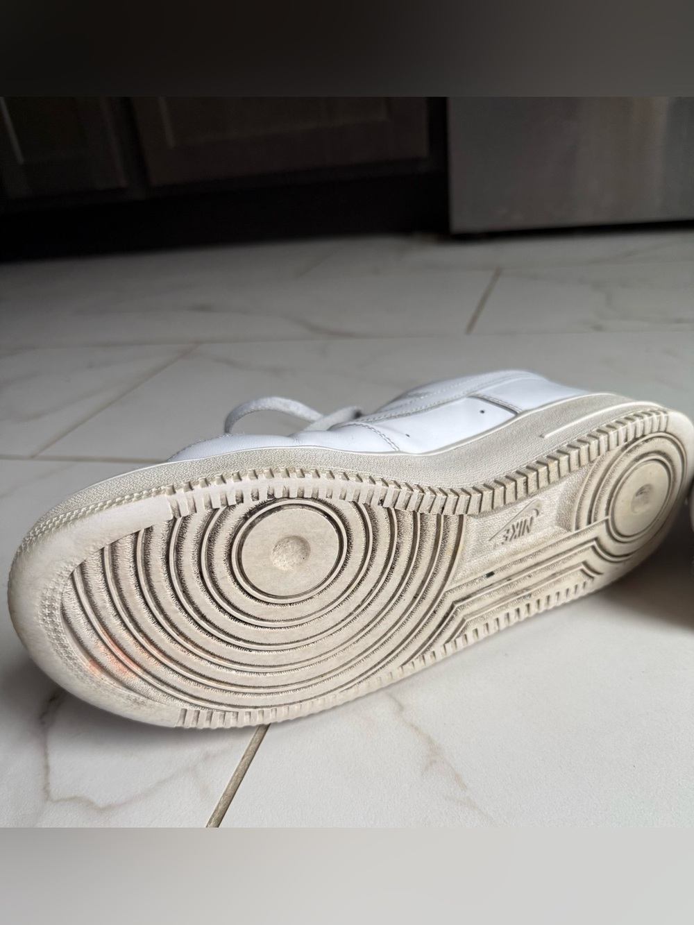Nike Air Force 1s - Mens Size 9.5 - Picture 7 of 7